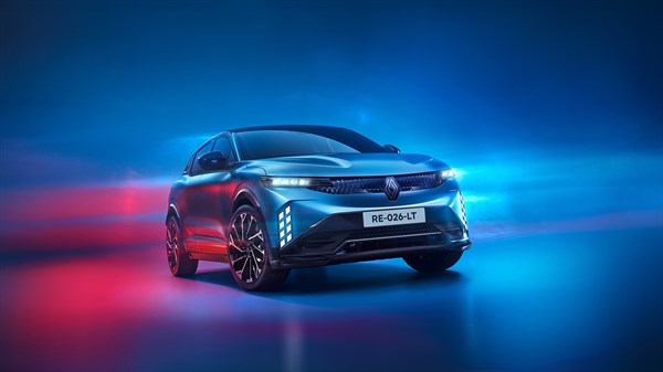 Novi Renault Megane u plavoj boji, pogled sprijeda i bočno.
