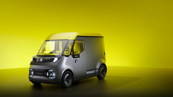 Prednji tročetvrtinski prikaz sivog konceptnog dostavnog vozila Renault Estafette Concept na žutoj pozadini.