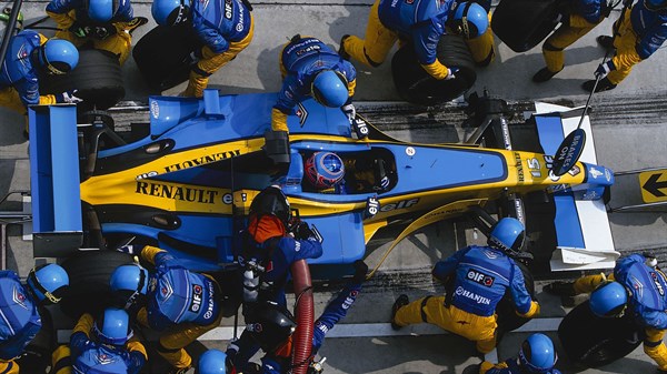 Renault Sport Formula 1, postanek v boksih