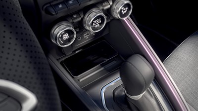 Renault Clio E-Tech full hybrid - dodatna oprema - bežični indukcijski punjač za telefon