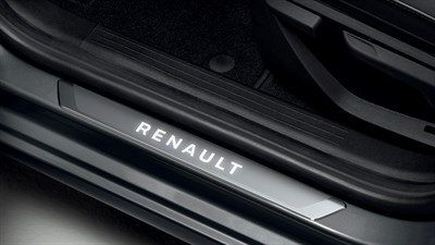 Osvijetljeni prag vozila s natpisom Renault