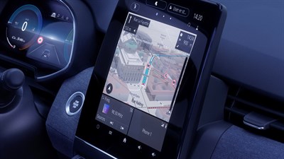 Navigacijski zaslon u Clio full hybrid E-Tech vozilu s prikazom informacija u stvarnom vremenu.

