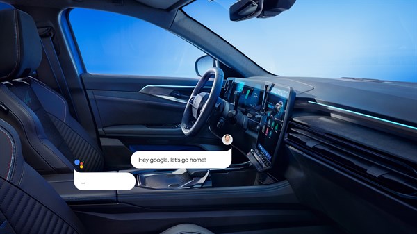 Unutrašnjost vozila Renault Rafale s prikazom glasovne kontrole putem Google Assistanta







