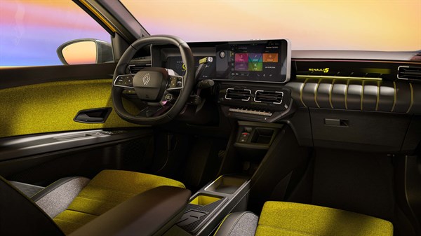 Unutrašnjost Renault 5 s modernom instrumentnom pločom, dvostrukim 10" zaslonima i ambijentalnom žutom rasvjetom.