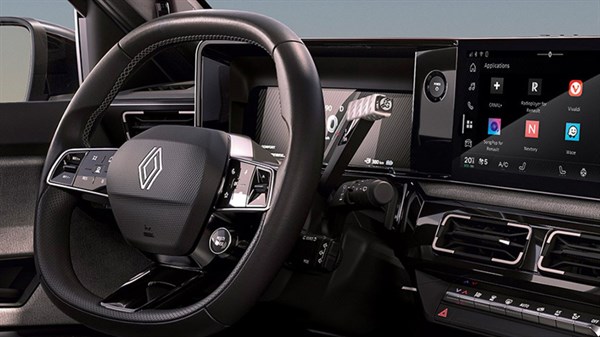 Upravljač i ručica mjenjača Renaulta 5 s teniskim inspiracijama i Roland-Garros logotipom na kraju ručice