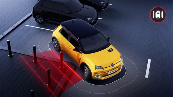 Renault 5 se parkira bočno uz vizualni prikaz senzora koji detektiraju bočnu prepreku.

