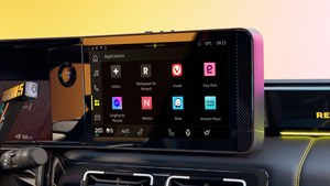 Zaslon vozila Renault 5 s prikazom aplikacija i tehnologija povezivanja