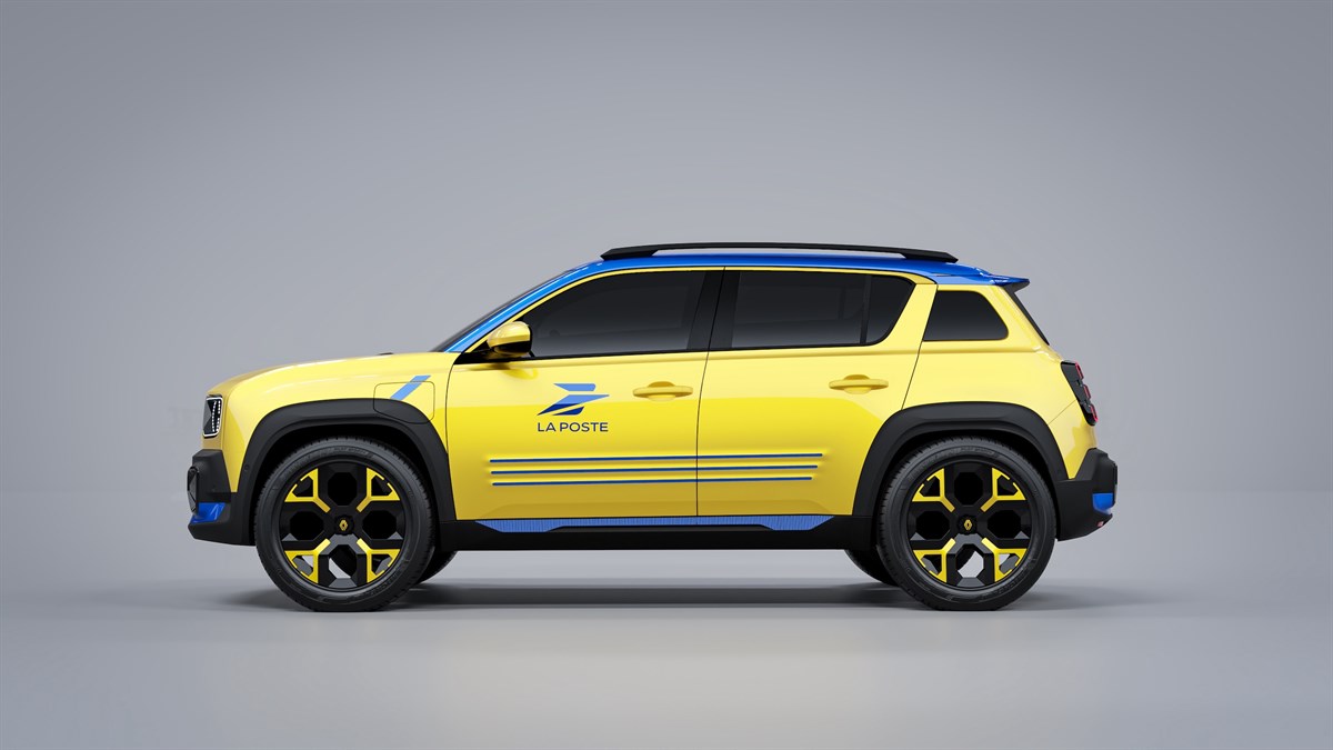 Žuto-plavo vozilo Renault 4 E-Tech electric s oznakom La Poste, prikazano bočno.
