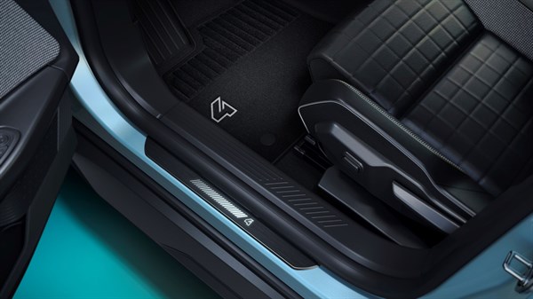 osvjetljeni pragovi vrata - Renault 4 E-Tech electric