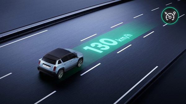 vozilo Renault 4 vozi autocestom uz aktivirani tempomat i prikaz brzine 130 km/h


