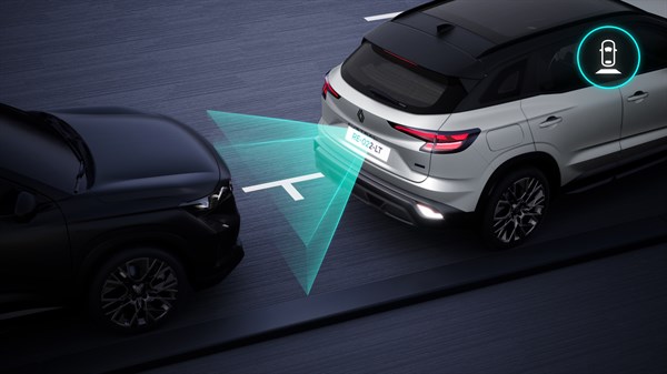 Renault Austral full hybrid E-Tech s aktiviranom kamerom za vožnju unatrag i prikazom smjera vožnje na središnjem zaslonu.