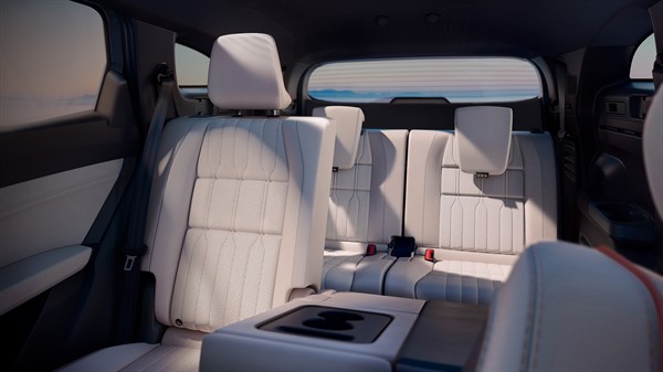 Stražnja sjedala u vozilu Espace s kliznom klupom i povećanim prostorom za koljena