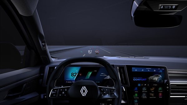 Head-up zaslon u vozilu Renault Espace full hybrid E-Tech prikazuje informacije o vožnji

