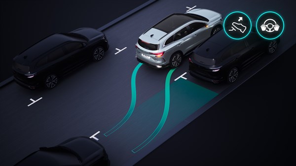 Vozilo Renault Espace full hybrid E-Tech automatski se parkira bez upotrebe ruku uz pomoć asistenta za parkiranje.

