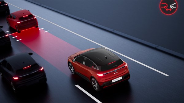 Megane E-Tech Electric prati vozilo ispred i održava razmak zahvaljujući sustavu Active Driver Assist