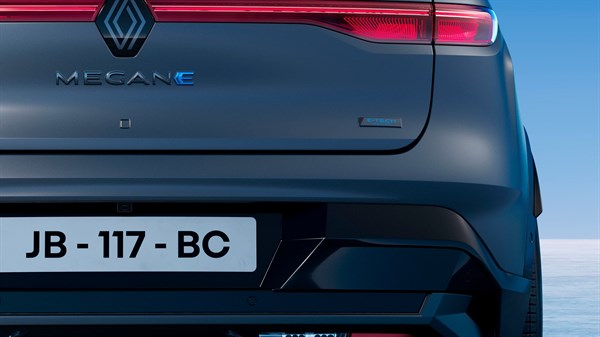Oznaka esprit Alpine na stražnjem dijelu vozila Megane E-Tech electric.

