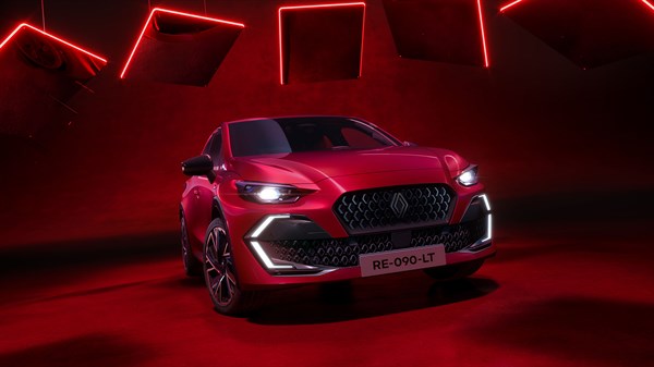 Novi Renault Clio sprijeda, s upaljenim svjetlima i izražajnim prednjim dijelom.