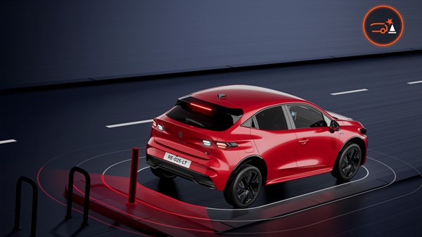Novi Renault Clio u crvenoj boji s prikazom sustava za stražnje automatsko kočenje u nuždi.