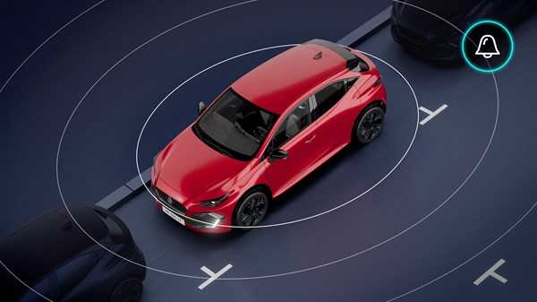 Vozilo Renault Clio prikazano odozgo na parkiralištu, s prikazanim koncentričnim krugovima koji simboliziraju perimetarsku i volumetrijsku zaštitu te aktivni alarmni sustav.