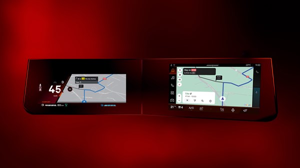 Digitalni openR link sustav u vozilu s dva 10-inčna zaslona koji prikazuju navigaciju na crvenoj pozadini