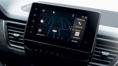 Zaslon na dodir u vozilu Trafic Passenger prikazuje navigaciju i prometne informacije u stvarnom vremenu.

