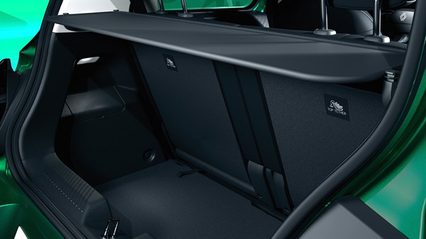 Prtljažnik vozila Renault Twingo E-Tech electric s postavljenom YouClip uvlačnom pregradom za zaštitu sadržaja prtljažnika.