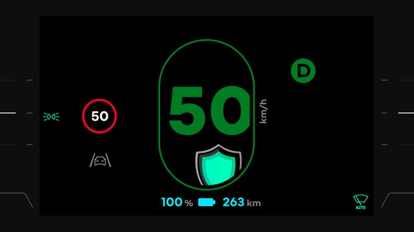 Zaslon u vozilu Renault Twingo E-Tech electric s prikazom sigurnosnog nadzora vožnje, sigurnosne ocjene i vizualnog indikatora u obliku štita