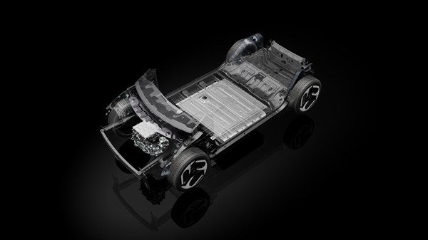 Tehnički prikaz baterije i pogonske platforme vozila Renault Twingo E-Tech electric s jasno vidljivim položajem LFP baterije u podnici vozila.