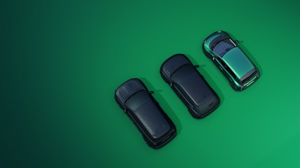 tri vozila Renault Twingo E-Tech electric prikazana odozgo u zelenom okruženju