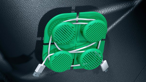YouClip zeleni organizator kabela u vozilu Renault Twingo E-Tech electric