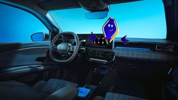 unutrašnjost vozila Renault 4 s prikazom virtualnog avatara reno na središnjem zaslonu koji komunicira s vozačem glasovno