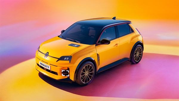 ChatGPT said:

Na slici je plavi sportski terenac (SUV) modernog izgleda, smješten u minimalističku plavu pozadinu.