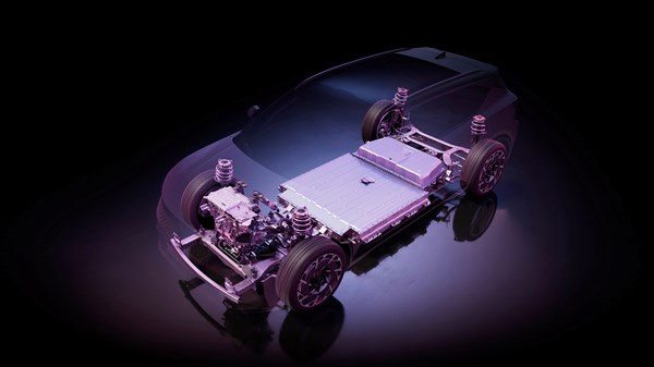 Prikaz unutarnje strukture električnog vozila Renault s istaknutom litij-ionskom baterijom u podnici.
