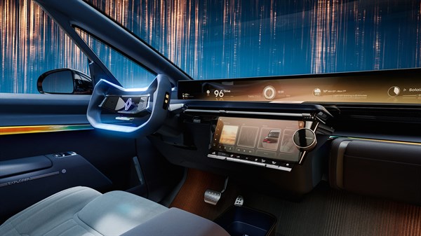 interijer konceptnog vozila Renault R-Space Lab s digitalnim kokpitom, velikim panoramskim zaslonom i futurističkim upravljačem
