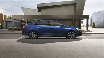 Crveni Megane Grandcoupe