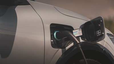 E-Tech 100% electric - punjenje na cesti 